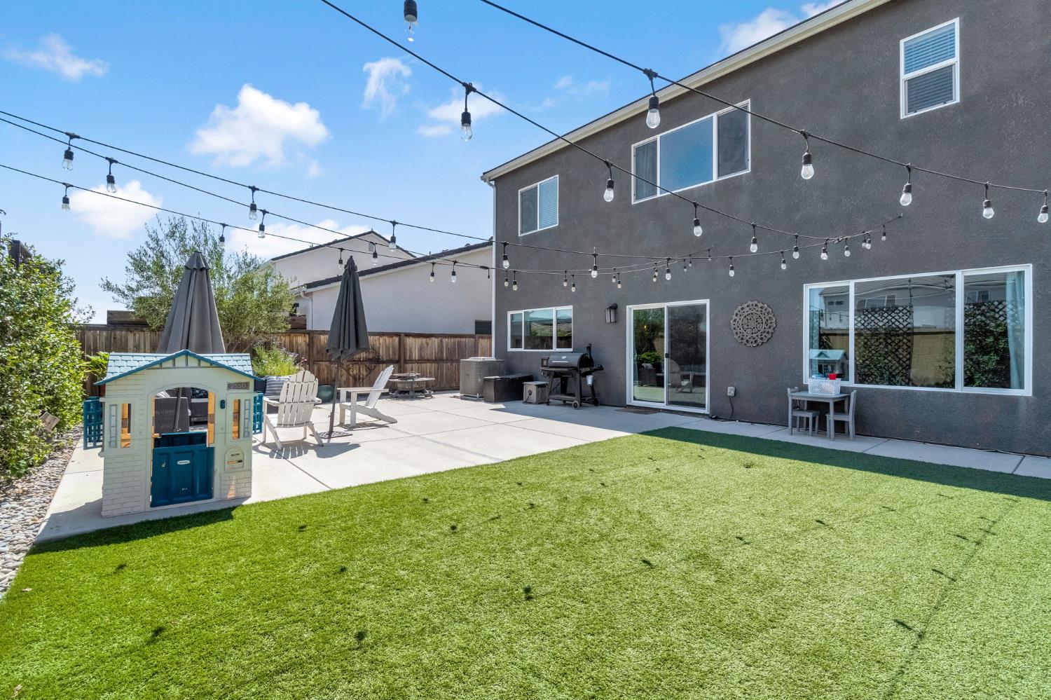827 Vintage Avenue