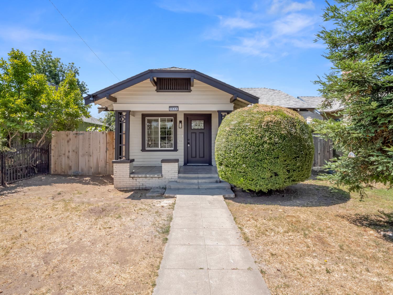 3644 E Illinois Avenue