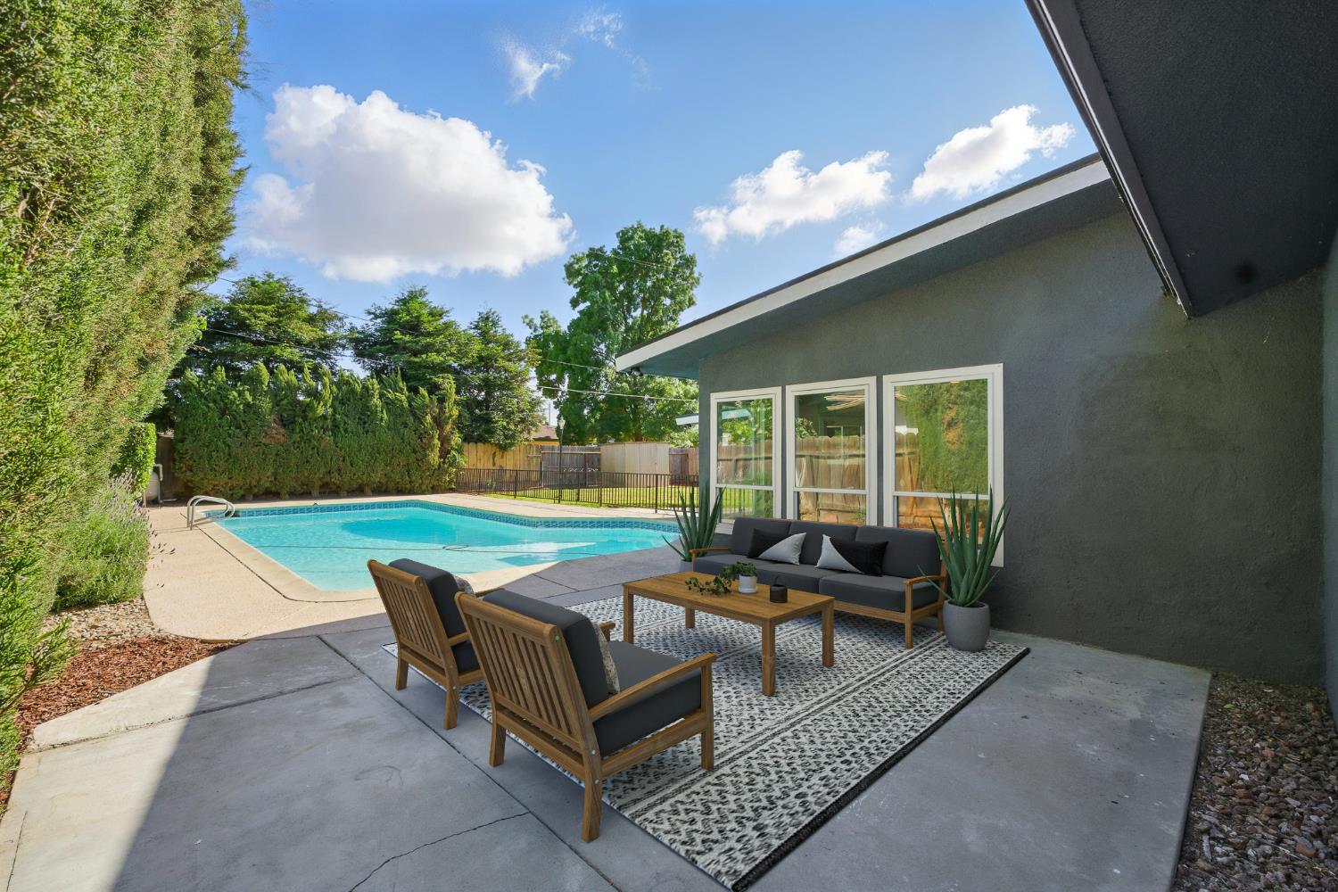 2712 Westgate Drive