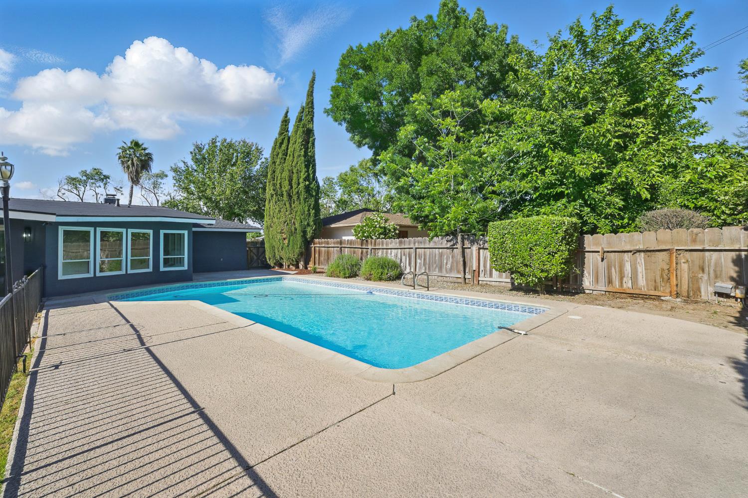 2712 Westgate Drive