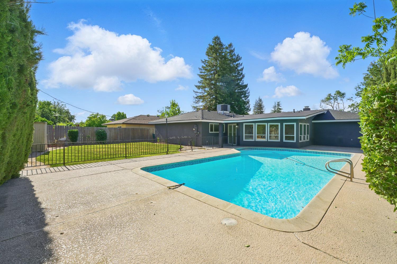 2712 Westgate Drive
