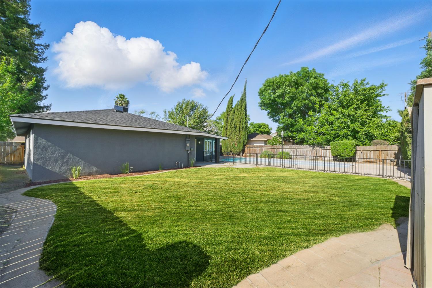 2712 Westgate Drive