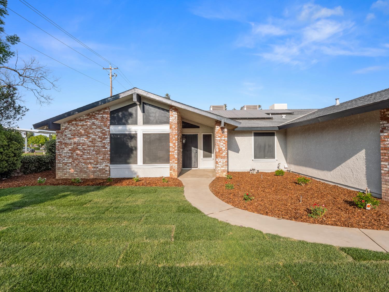 37 Douglas Avenue