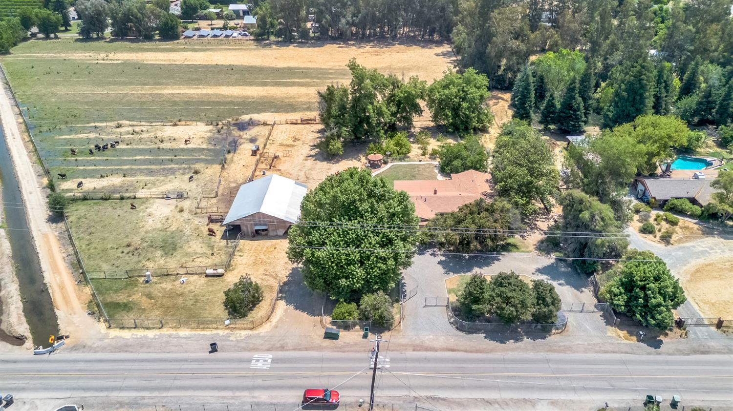 3850 N Del Rey Avenue
