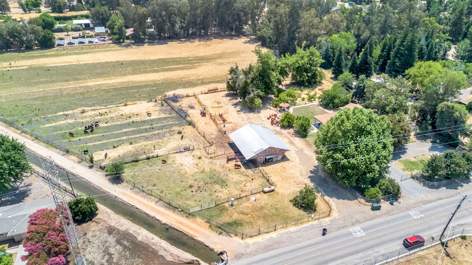 3850 N Del Rey Avenue