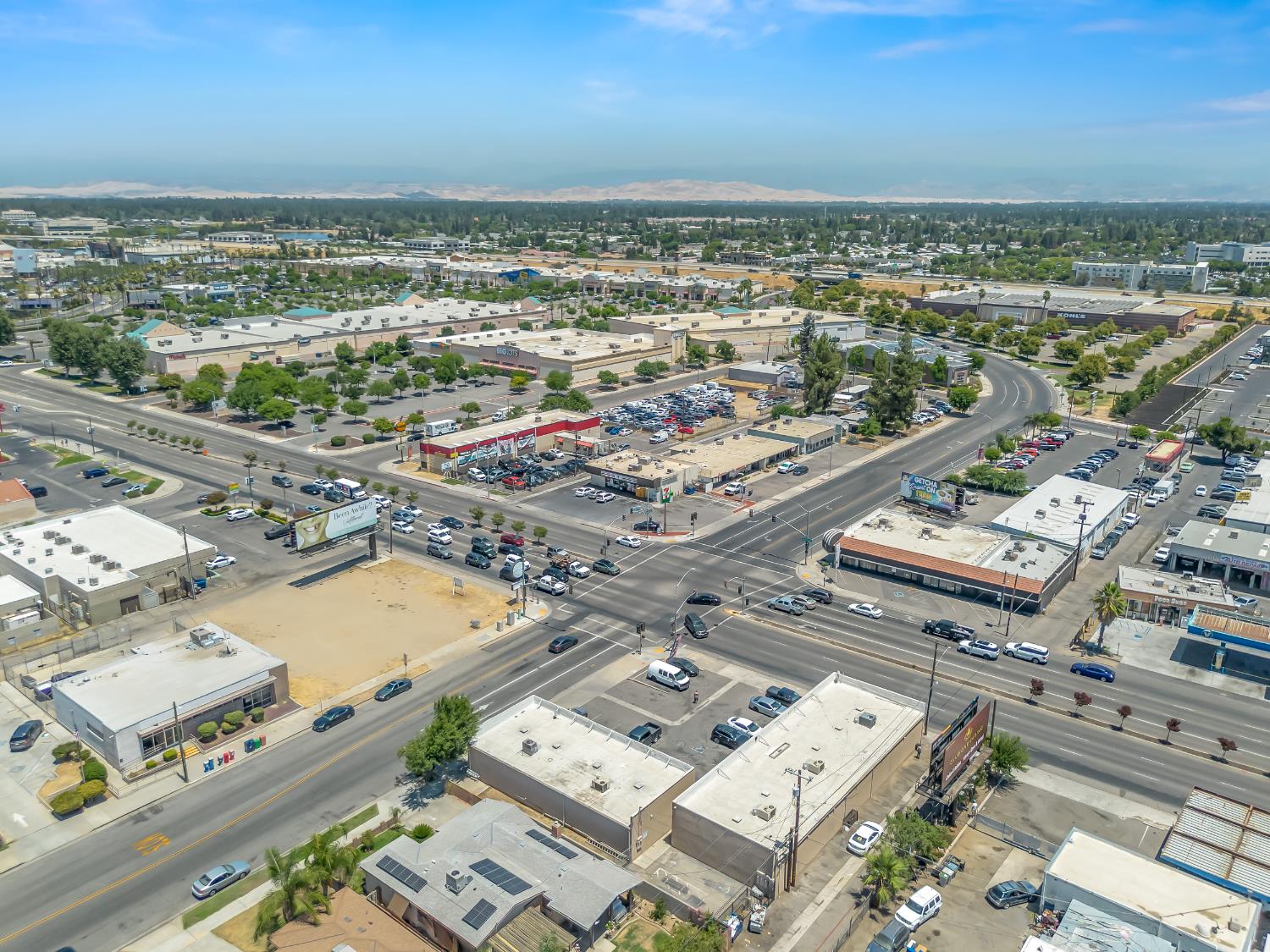 30 E Minarets Avenue