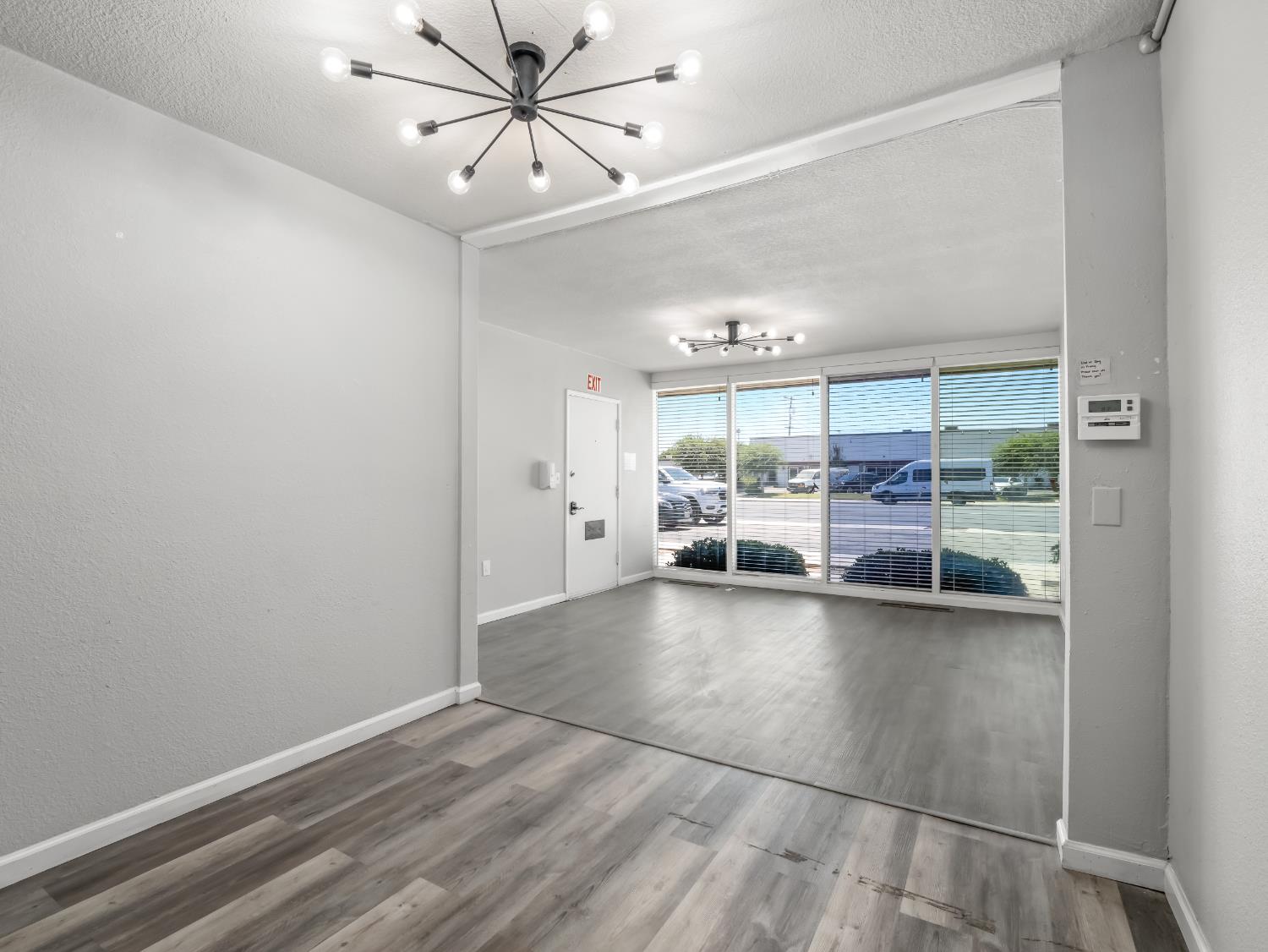 30 E Minarets Avenue