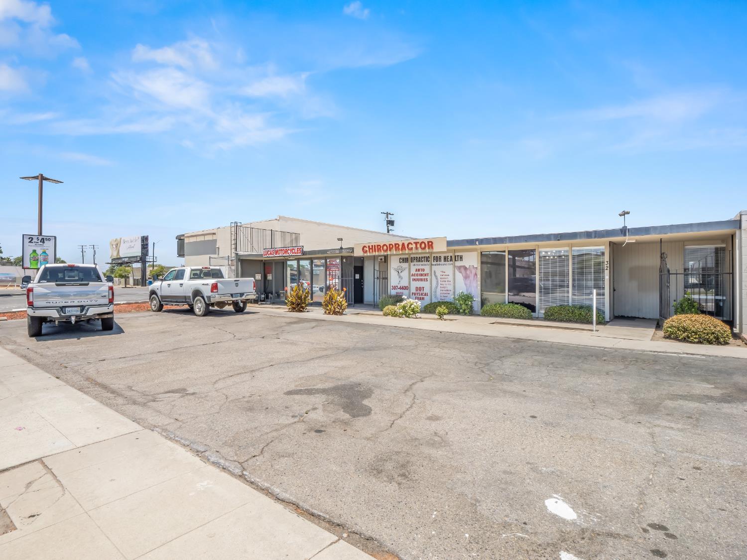 30 E Minarets Avenue