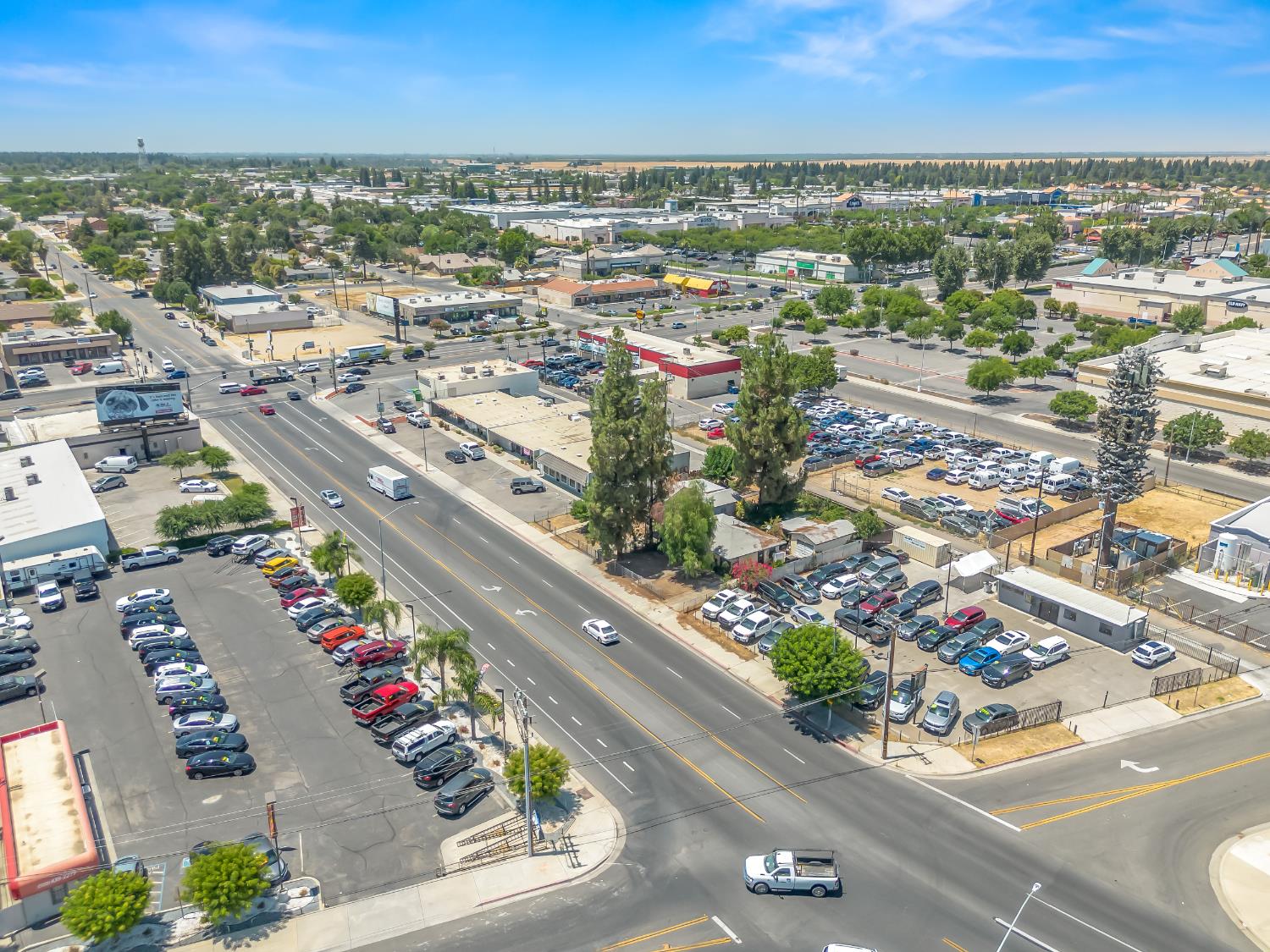 30 E Minarets Avenue