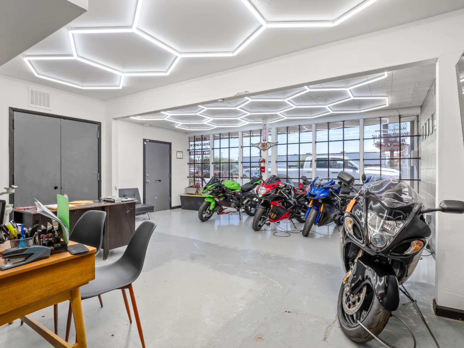 30 E Minarets Avenue