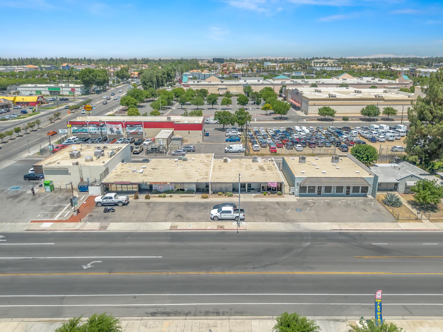 30 E Minarets Avenue