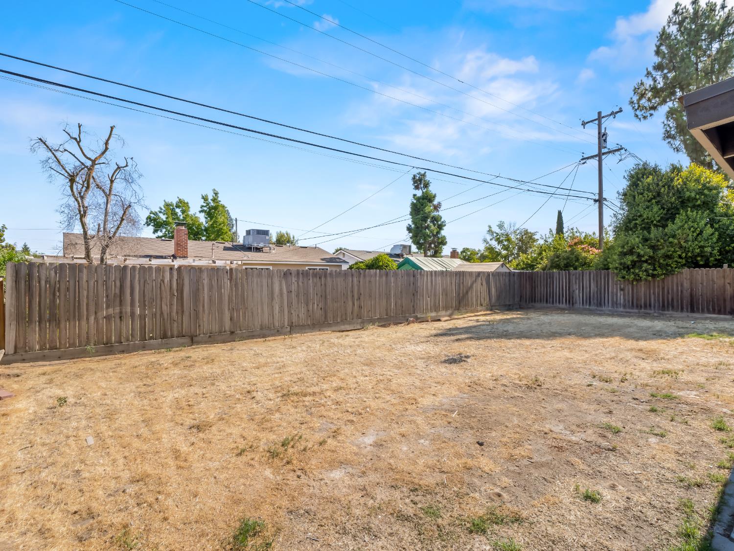 3844 E Holland Avenue