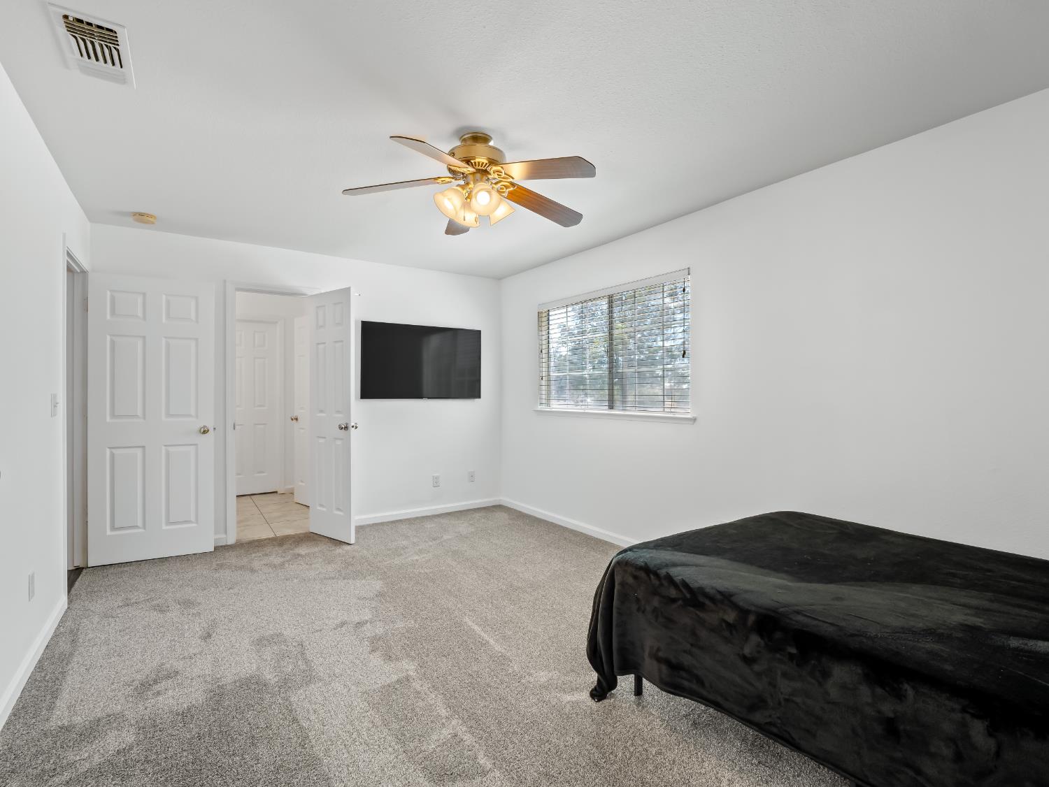 16099 Karen Road