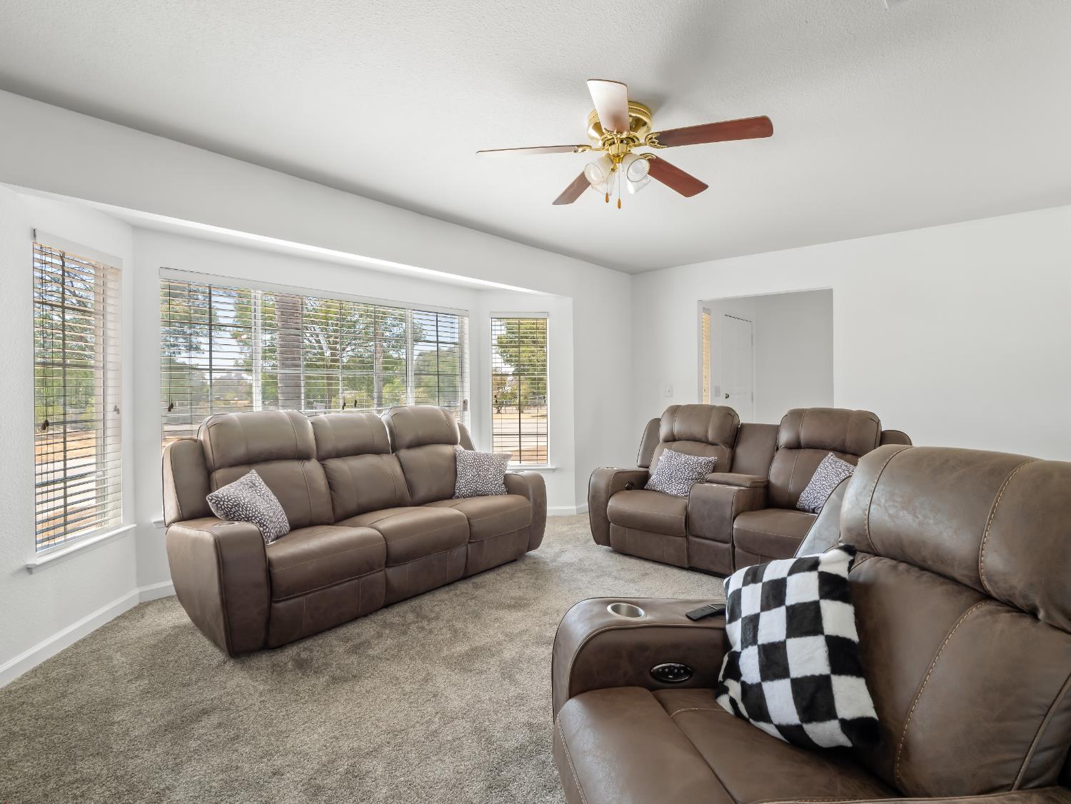16099 Karen Road