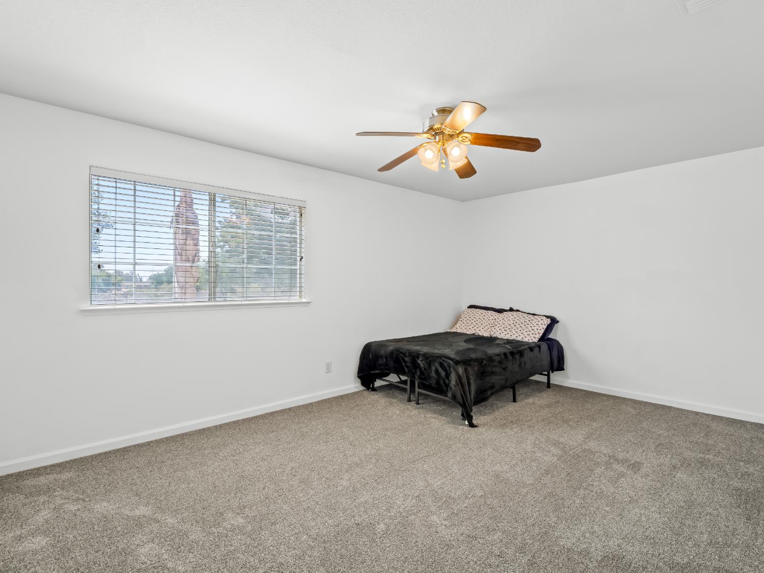 16099 Karen Road