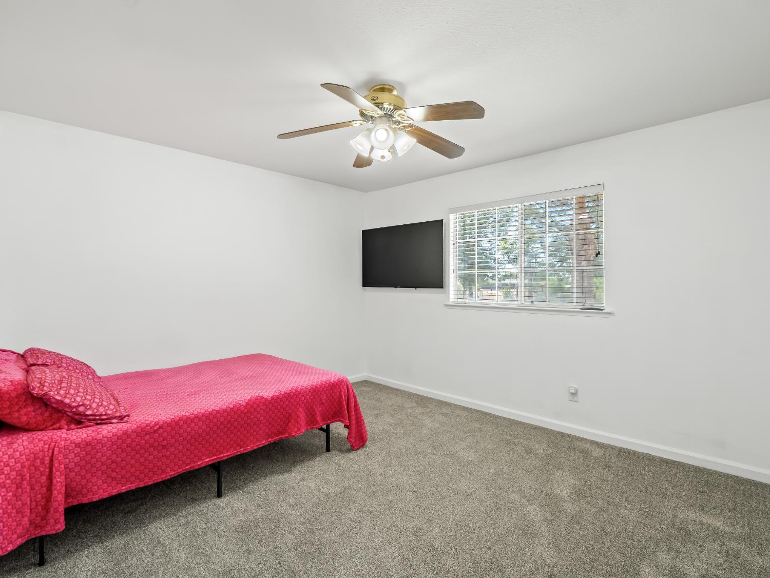 16099 Karen Road
