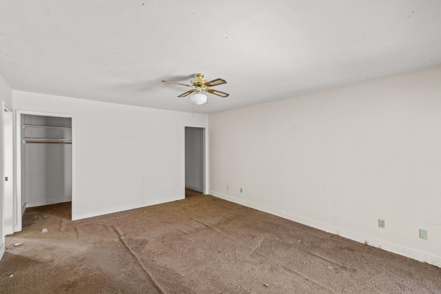 1152 W Mesa Avenue