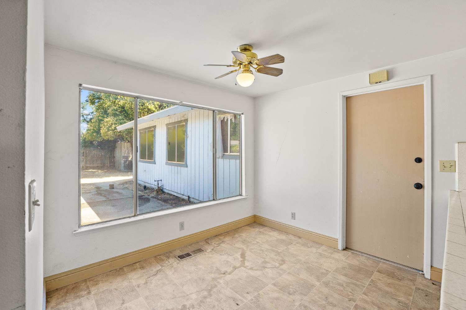 1152 W Mesa Avenue