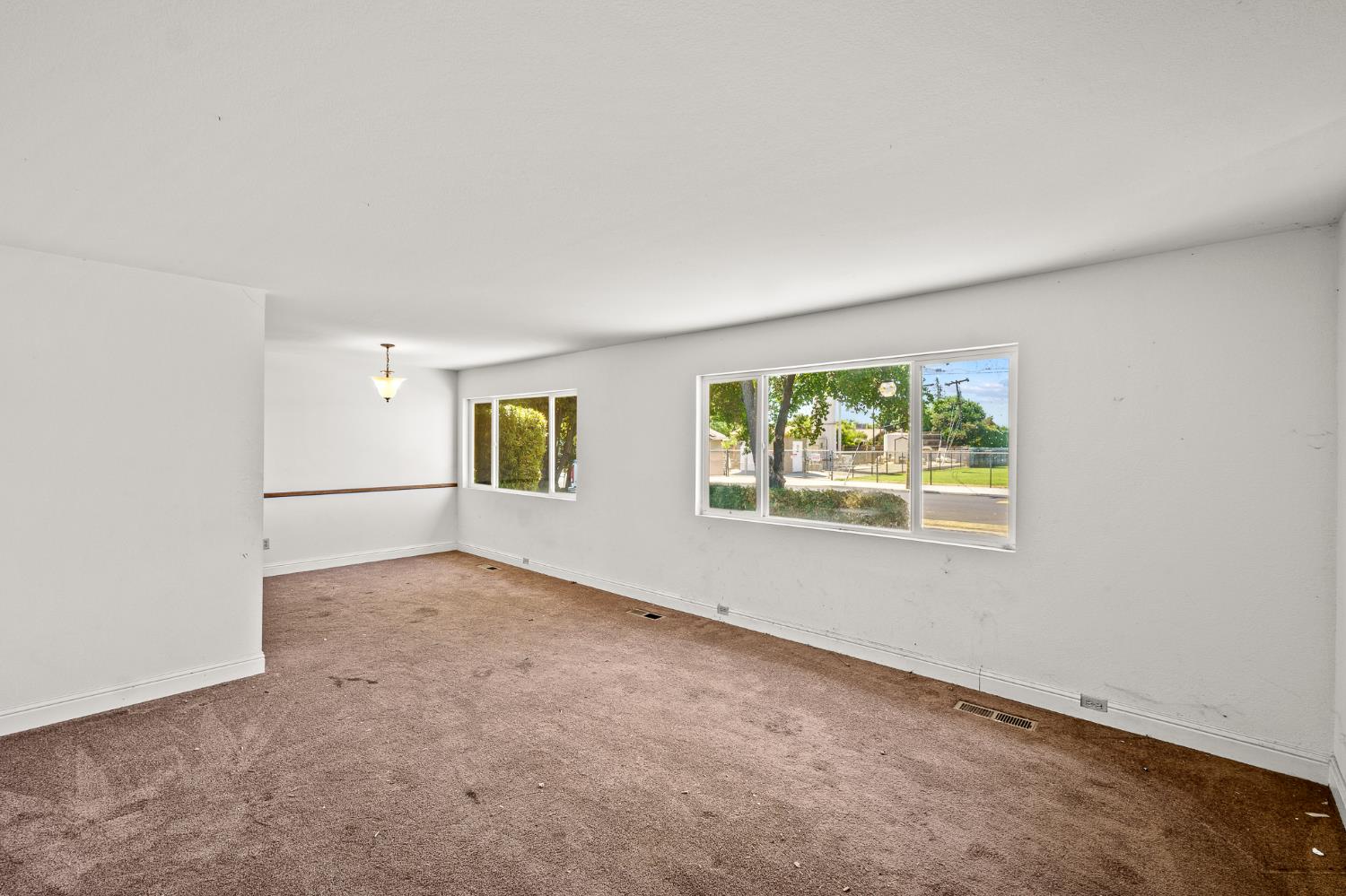 1152 W Mesa Avenue