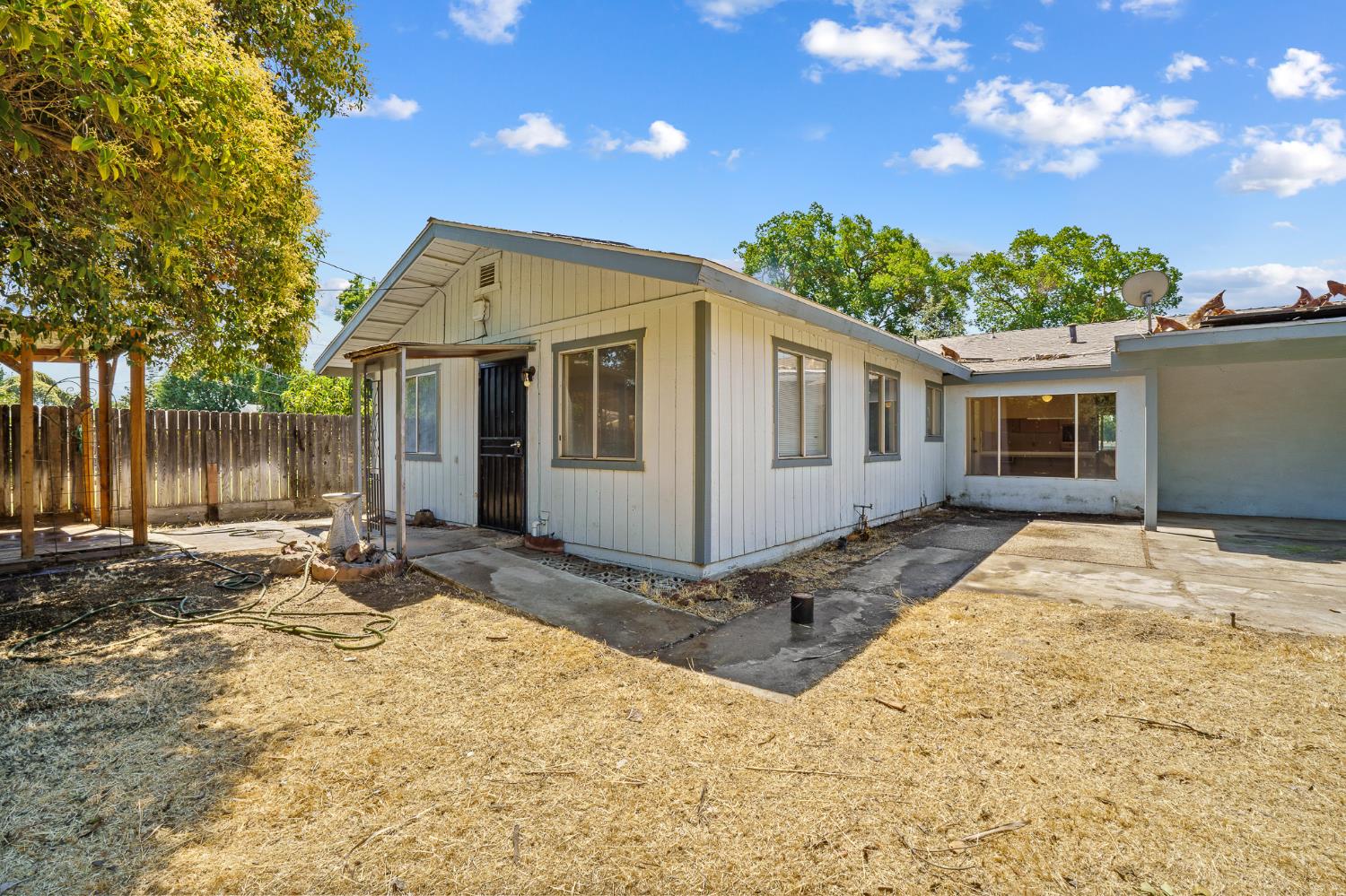 1152 W Mesa Avenue