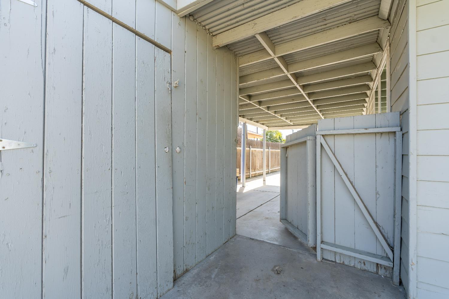 1809 N 11th Avenue