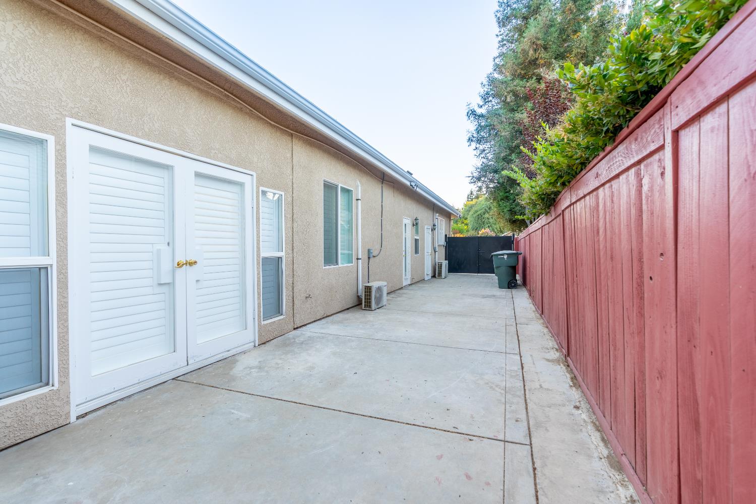 7118 N Lodi Avenue