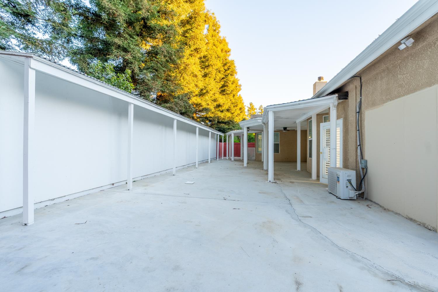 7118 N Lodi Avenue