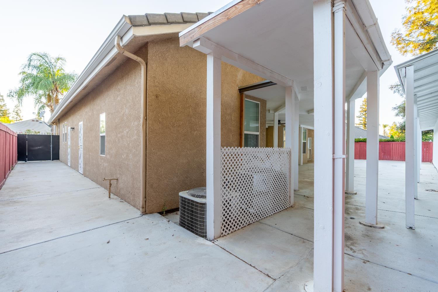 7118 N Lodi Avenue