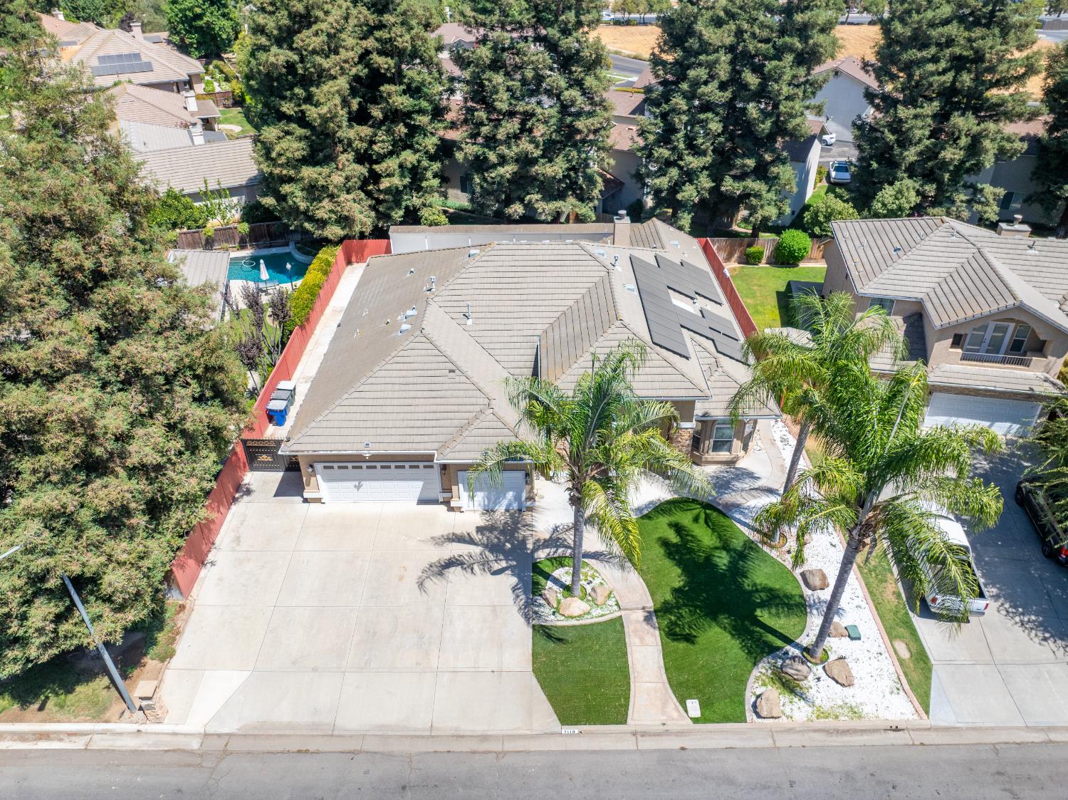 7118 N Lodi Avenue