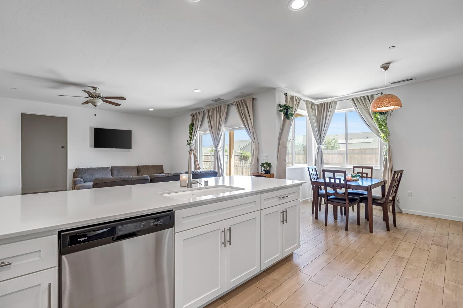2208 Lake Court