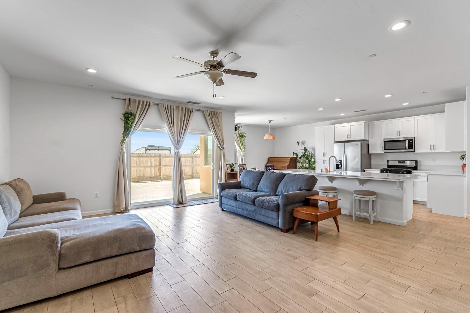 2208 Lake Court