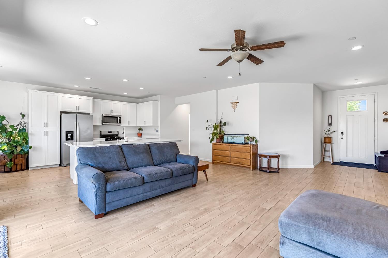 2208 Lake Court