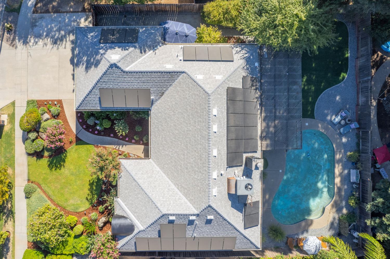 1221 W Menlo Avenue