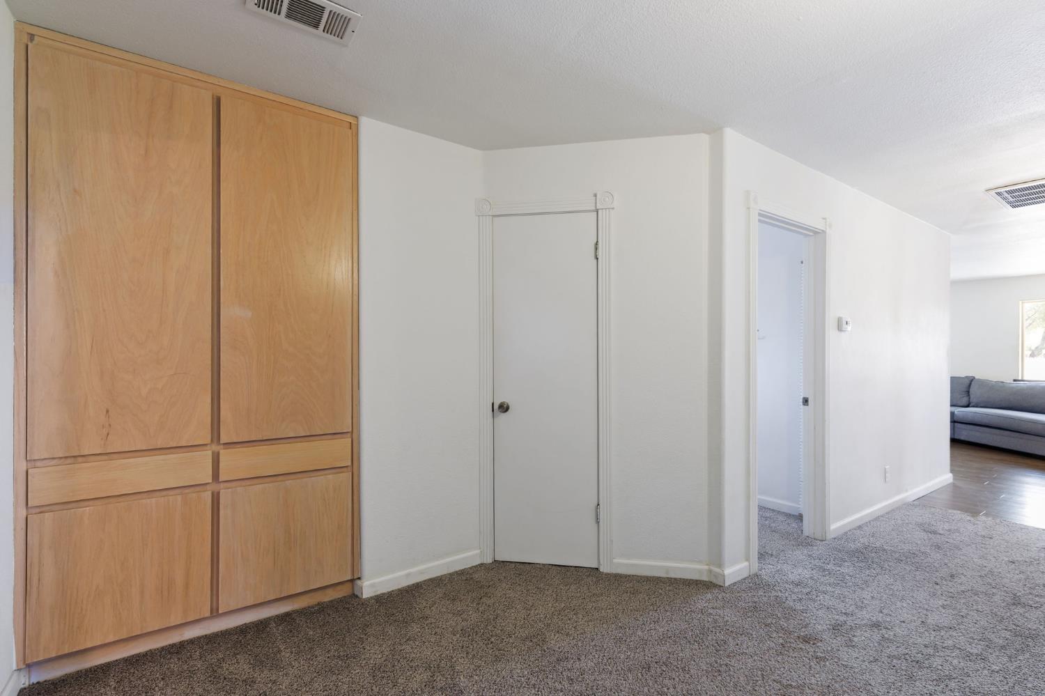 53777 Road 200