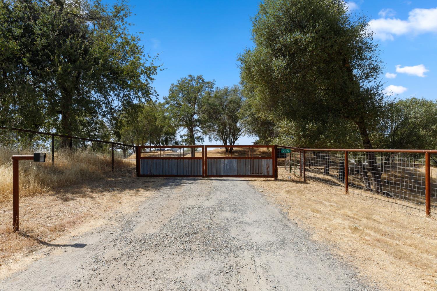 53777 Road 200