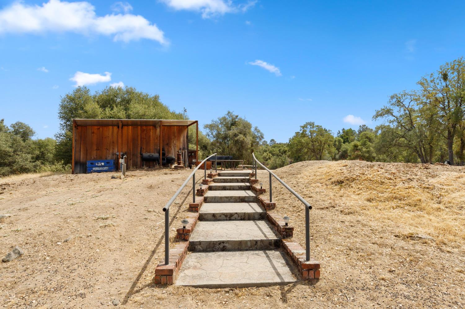 53777 Road 200