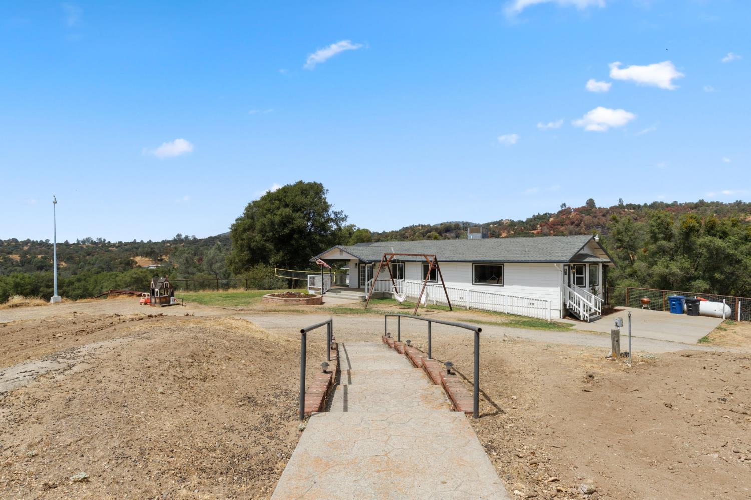53777 Road 200