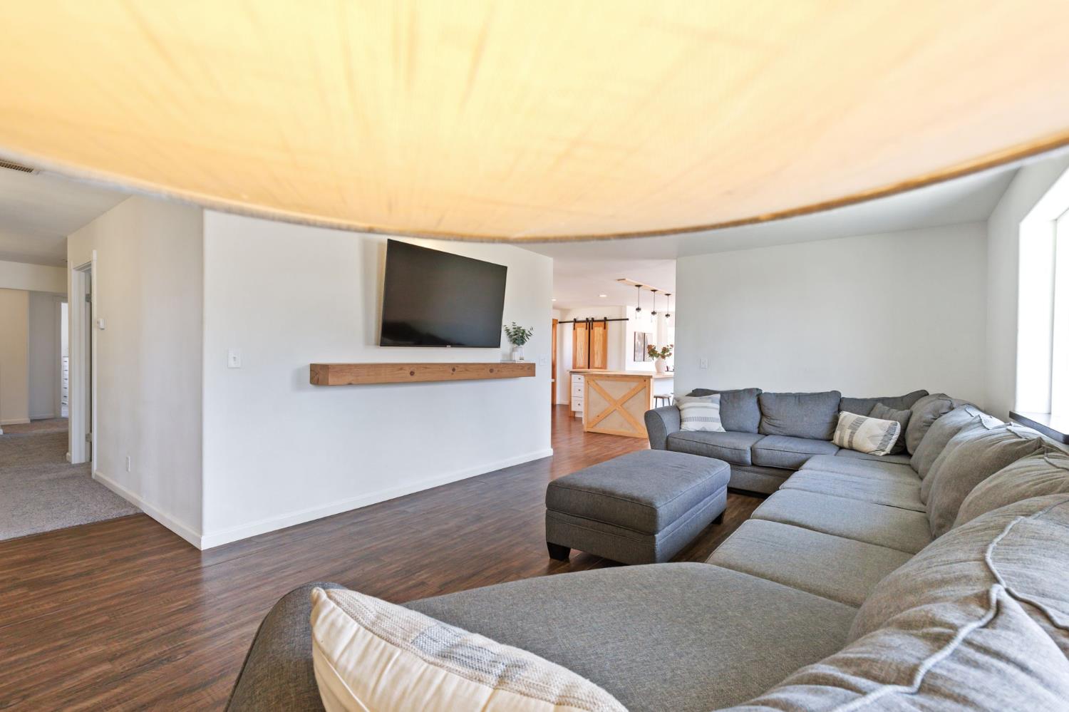 53777 Road 200