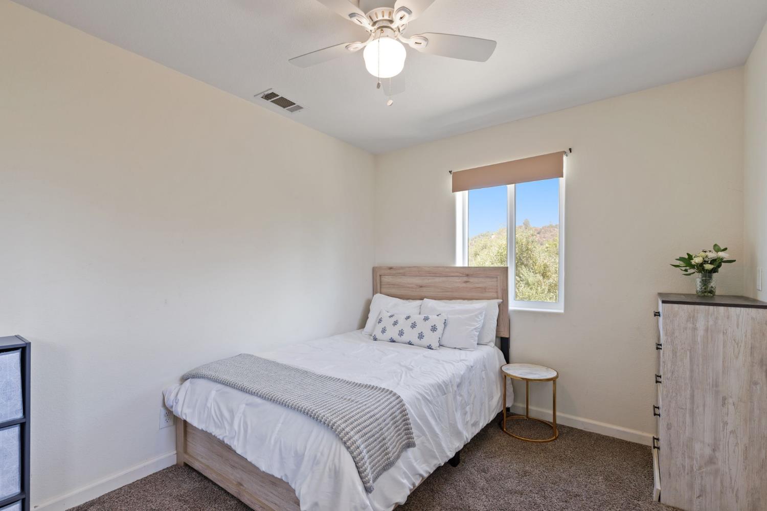 53777 Road 200