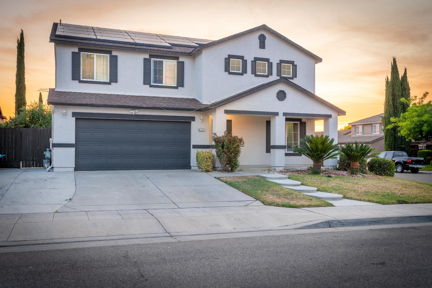 4777 N Rumi Avenue