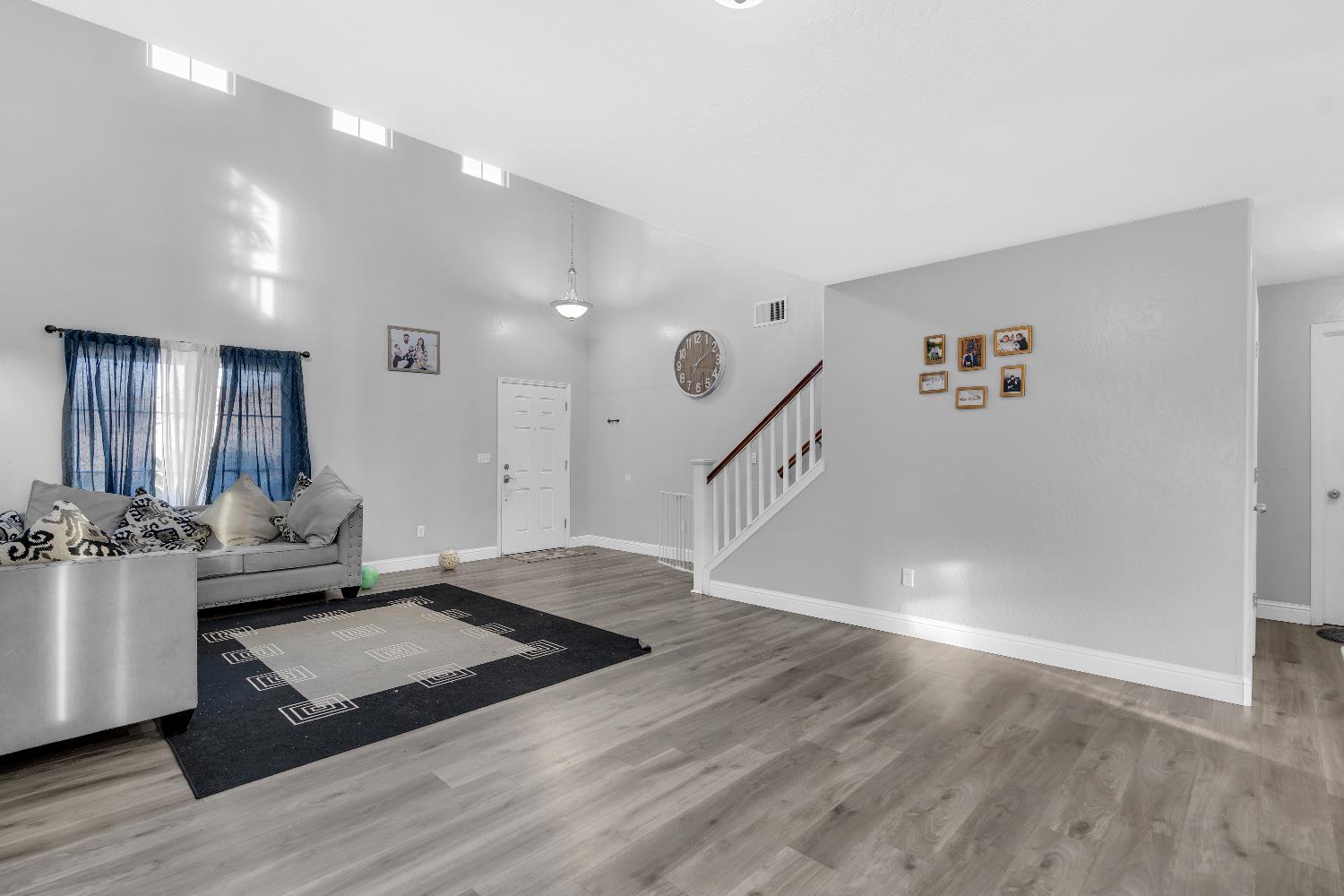 4777 N Rumi Avenue
