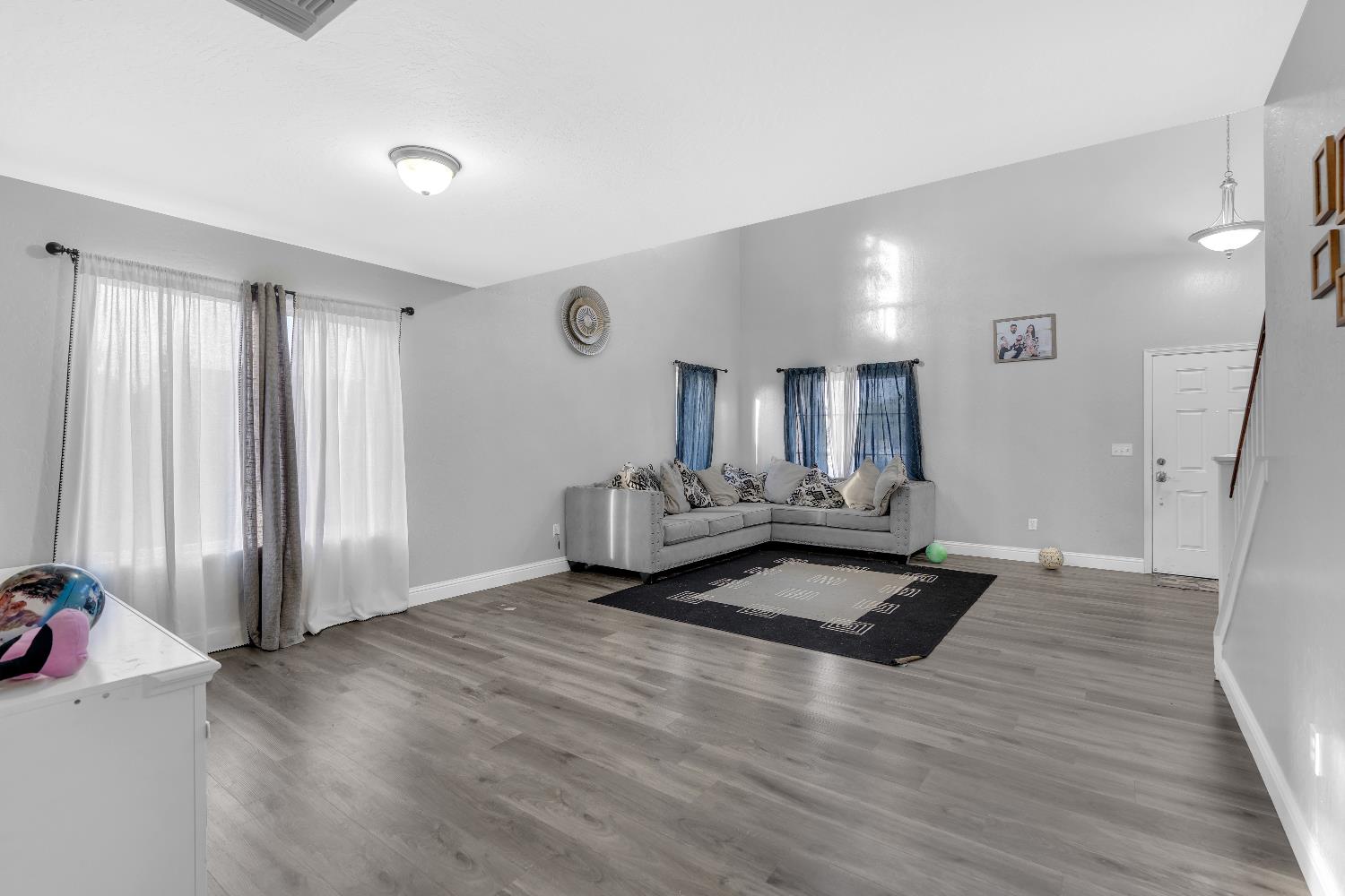 4777 N Rumi Avenue