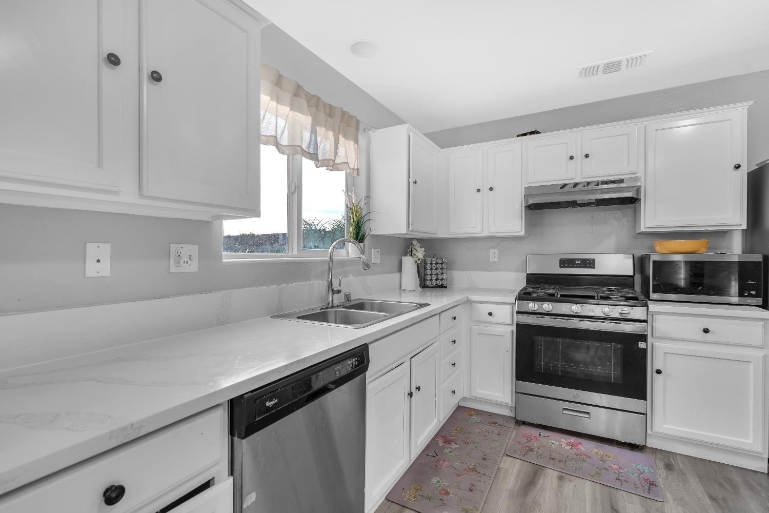 4777 N Rumi Avenue