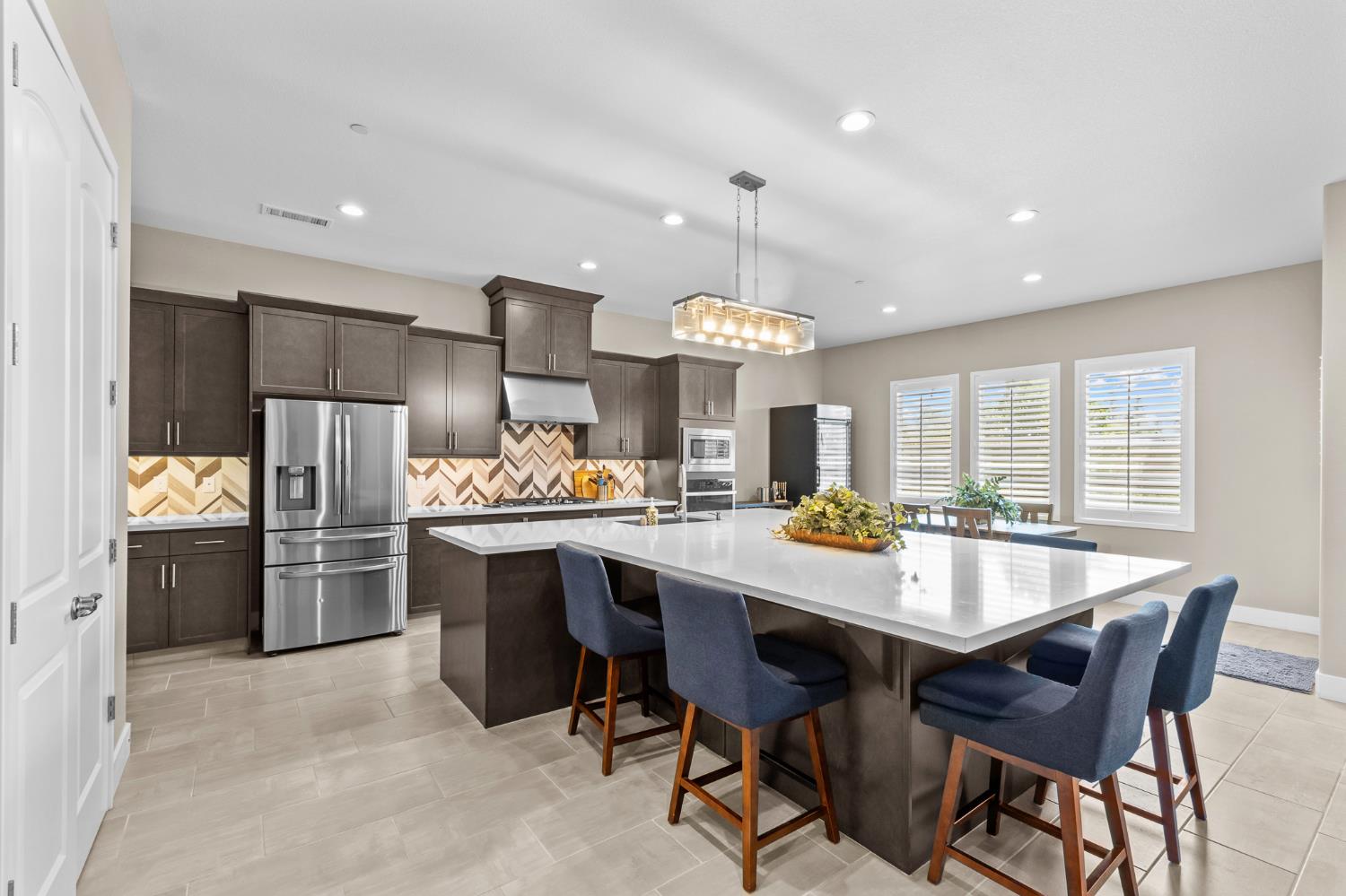 572 Pinnacle Drive W