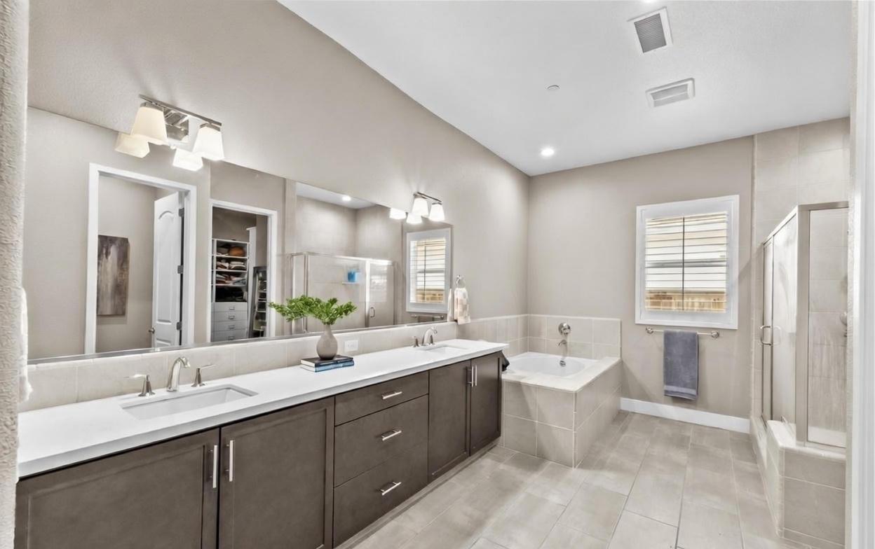 572 Pinnacle Drive W