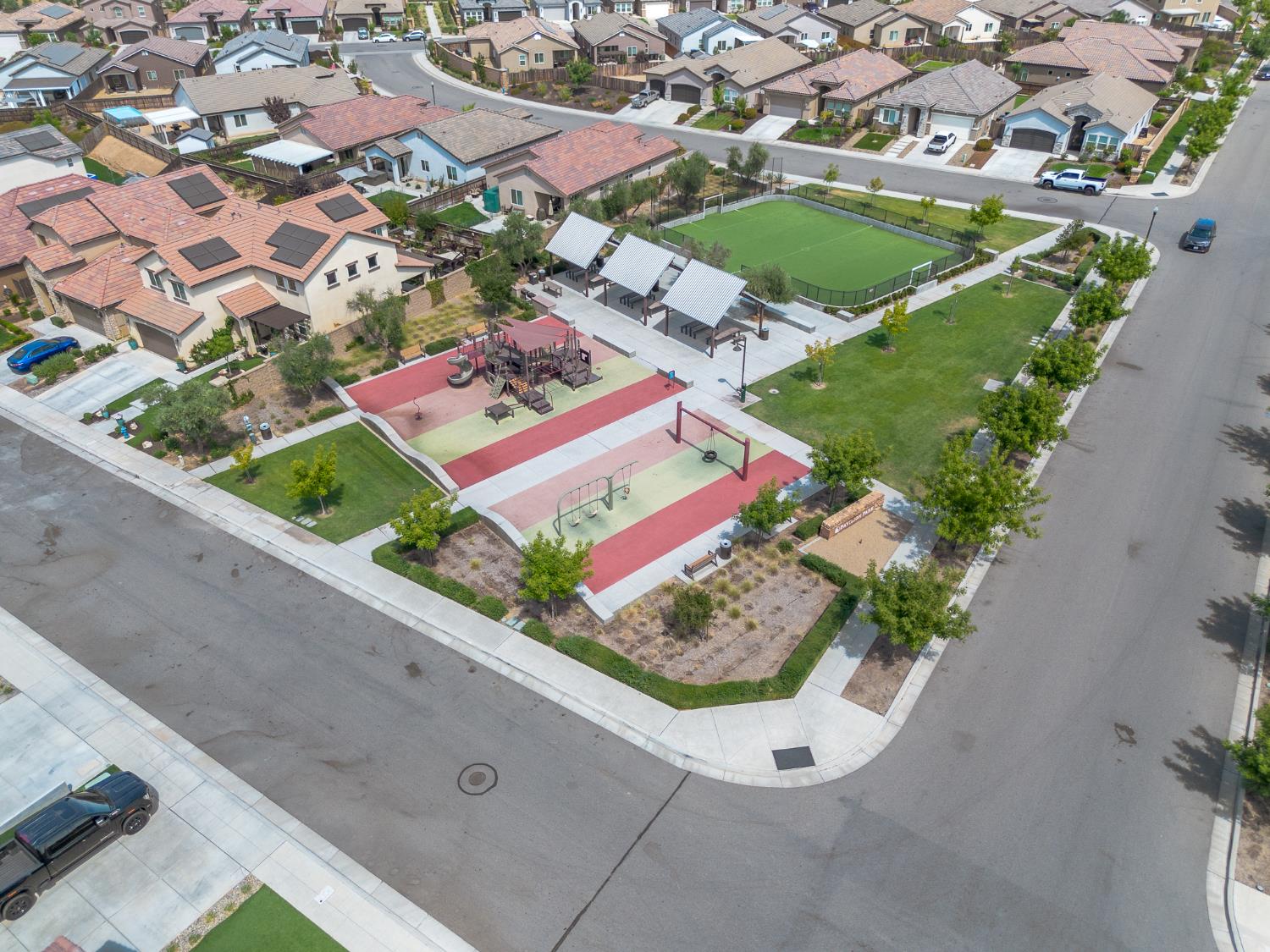 572 Pinnacle Drive W