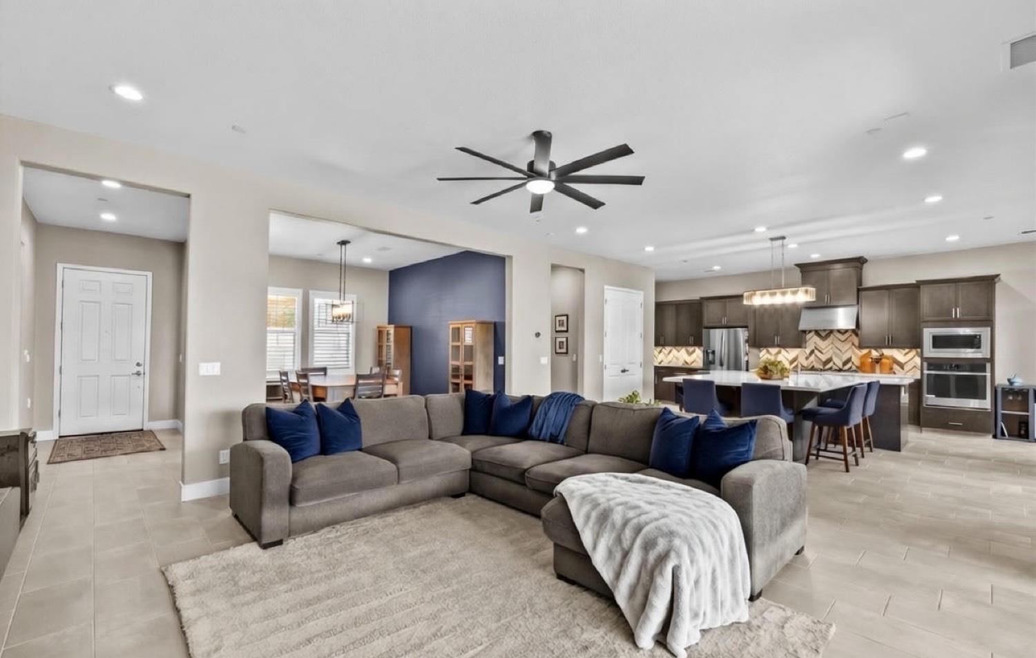 572 Pinnacle Drive W