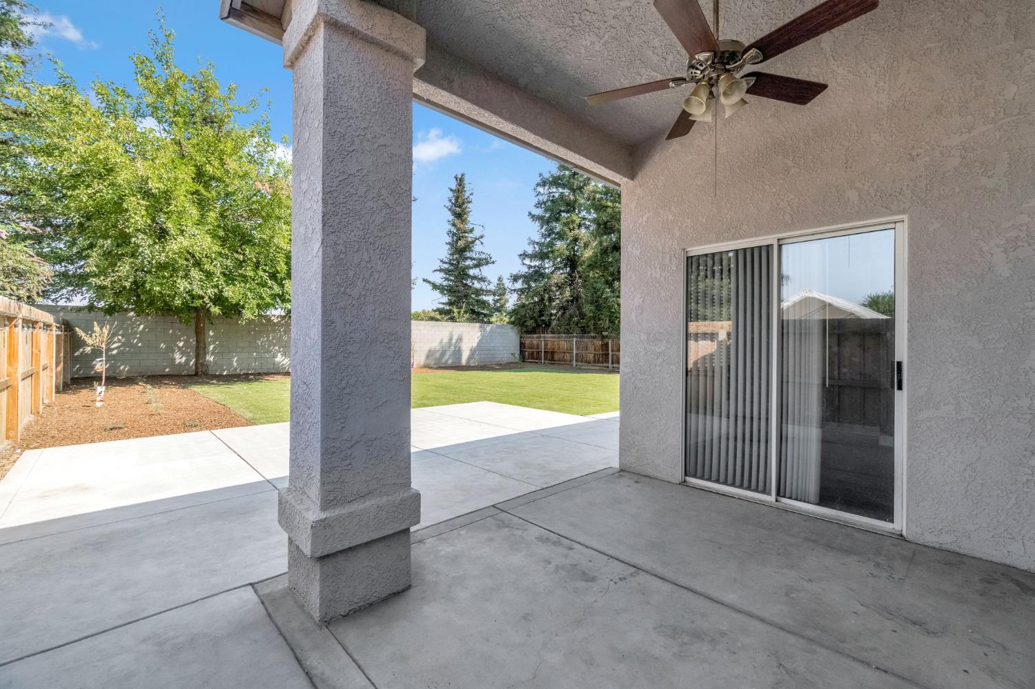 261 W Chennault Avenue