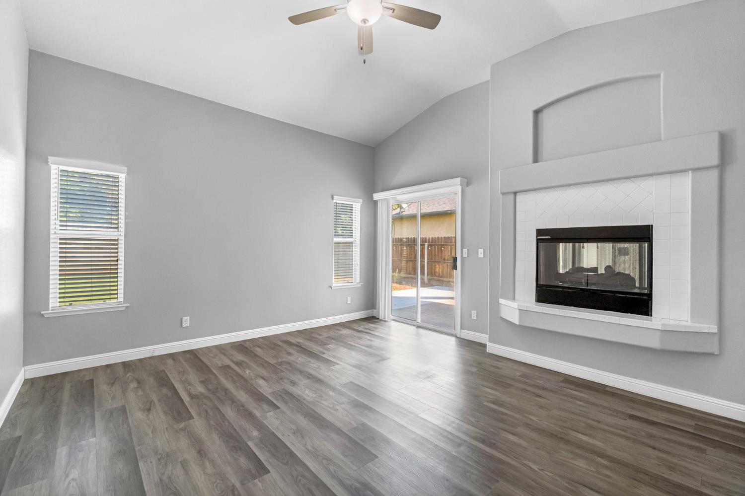 261 W Chennault Avenue