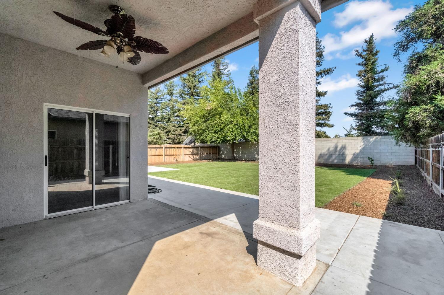 261 W Chennault Avenue